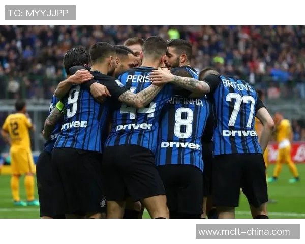 探讨当今足坛超巨球星的标准与代表人物分析 探讨当今足坛超巨球星的标准与代表人物分析