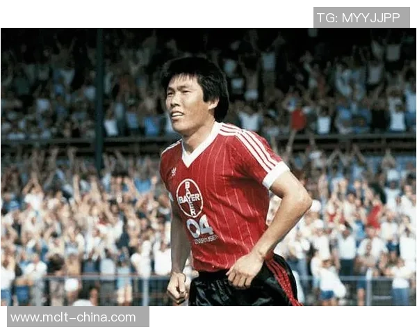 从贫困到辉煌足球明星背后的艰辛奋斗与不屈精神